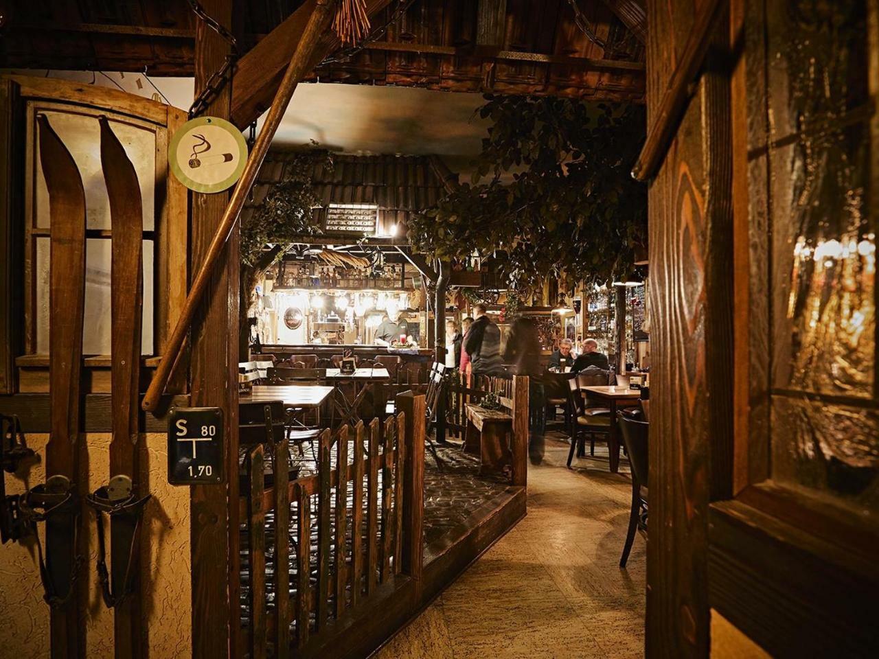 Pension Rüssel-Pub Sangerhausen Exterior foto